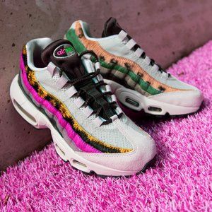 Nike Air Max 95 Premium "Daisy Chain" sneakers - Brand New/ Never Worn